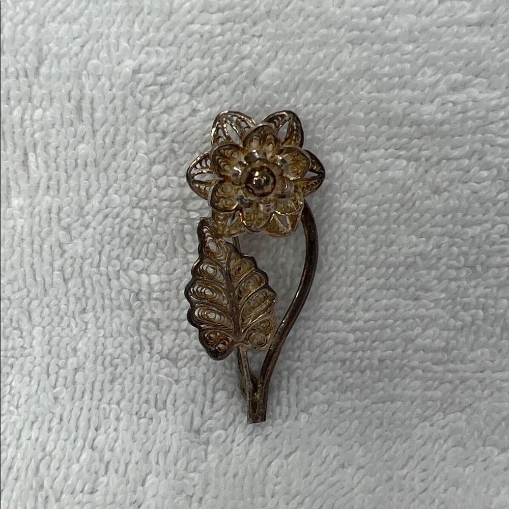Antique Elegant Gold floral brooch in floating frame - Picture 3 of 5